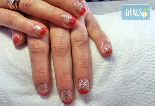 Перфектната жена! Маникюр + педикюр с гел лак BlueSky и четири рисувани декорации в Салон Мечта - Снимка 13