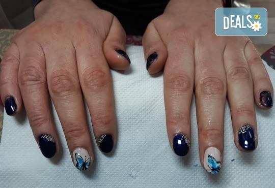 Mаникюр с гел лак BlueSky, 2 или 4 декорации, вграждане на камъчета и ефекти от Салон Мечта - Снимка 16