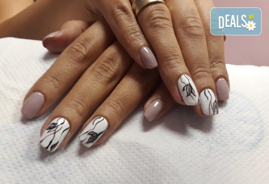 Mаникюр с гел лак BlueSky, 2 или 4 декорации, вграждане на камъчета и ефекти от Салон Мечта - Снимка 19