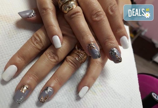 Mаникюр с гел лак BlueSky, 2 или 4 декорации, вграждане на камъчета и ефекти от Салон Мечта - Снимка 31