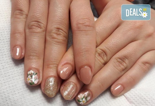 Mаникюр с гел лак BlueSky, 2 или 4 декорации, вграждане на камъчета и ефекти от Салон Мечта - Снимка 33