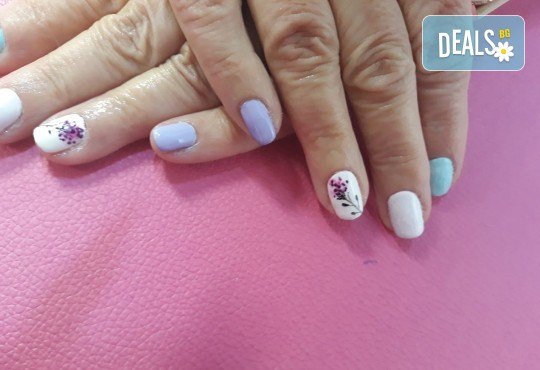 Mаникюр с гел лак BlueSky, 2 или 4 декорации, вграждане на камъчета и ефекти от Салон Мечта - Снимка 7