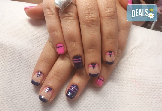 Mаникюр с гел лак BlueSky, 2 или 4 декорации, вграждане на камъчета и ефекти от Салон Мечта - Снимка 34