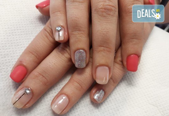 Mаникюр с гел лак BlueSky, 2 или 4 декорации, вграждане на камъчета и ефекти от Салон Мечта - Снимка 37
