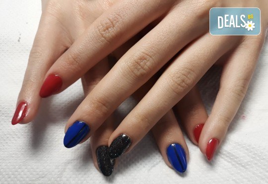 Mаникюр с гел лак BlueSky, 2 или 4 декорации, вграждане на камъчета и ефекти от Салон Мечта - Снимка 44