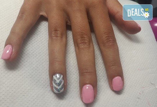 Mаникюр с гел лак BlueSky, 2 или 4 декорации, вграждане на камъчета и ефекти от Салон Мечта - Снимка 47