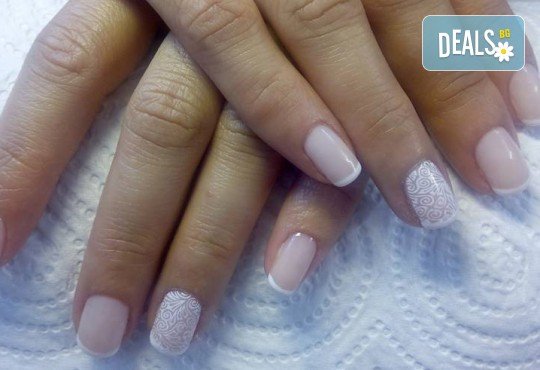 Mаникюр с гел лак BlueSky, 2 или 4 декорации, вграждане на камъчета и ефекти от Салон Мечта - Снимка 11