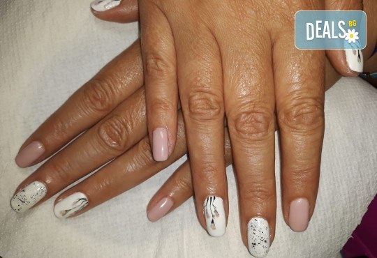 Mаникюр с гел лак BlueSky, 2 или 4 декорации, вграждане на камъчета и ефекти от Салон Мечта - Снимка 50