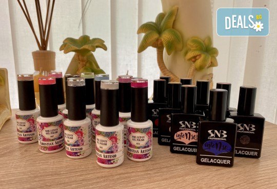 Маникюр с гел лак + СПА терапия на ръце с пилинг и парафин в Senses Massage & Recreation - Снимка 3