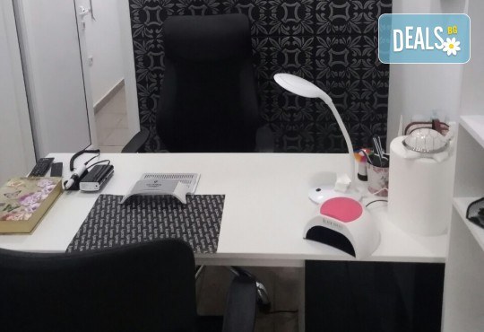 Маникюр с гел лак Black Bottle, 2 декорации и подарък сваляне на гел лак в Beauty Studio Platinum - Снимка 8