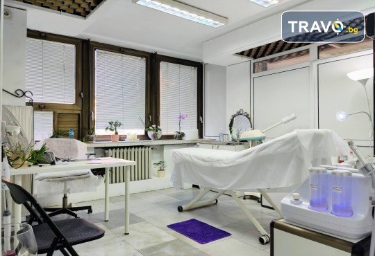 Луксозна Кралска терапия за лице - с механична екстракция, водно дермабразио, ултразвуков и RF лифтинг с подмладяващи серуми от Esthetic Center Adoree - Снимка 7