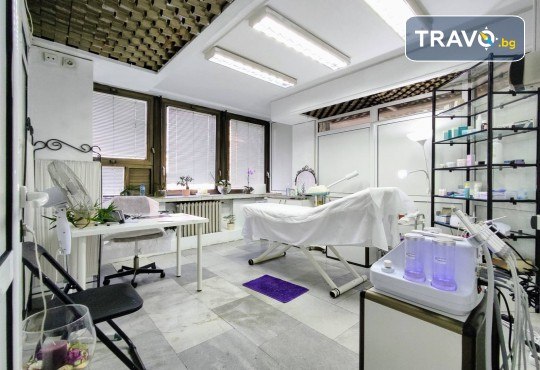 Луксозна Кралска терапия за лице - с механична екстракция, водно дермабразио, ултразвуков и RF лифтинг с подмладяващи серуми от Esthetic Center Adoree - Снимка 2