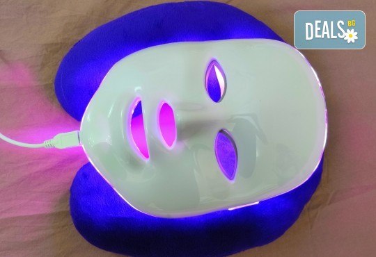 Луксозна Кралска терапия за лице - с механична екстракция, водно дермабразио, ултразвуков и RF лифтинг с подмладяващи серуми от Esthetic Center Adoree - Снимка 4