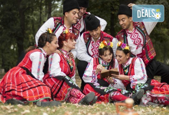 Запознайте се с автентичния български фолклор! 5 посещения на народни танци в клуб за народни танци Хороводец - Снимка 1