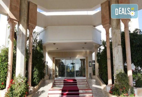Екзотична почивка в Тунис от Караджъ Турс! 7 нощувки на база All Inclusive в хотел El Mouradi Mahdia 5*, самолетен билет, летищни такси и трансфери - Снимка 1