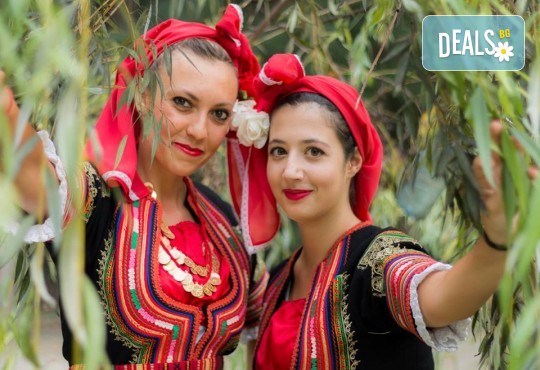 Запознайте се с автентичния български фолклор! 5 посещения на народни танци в клуб за народни танци Хороводец - Снимка 5