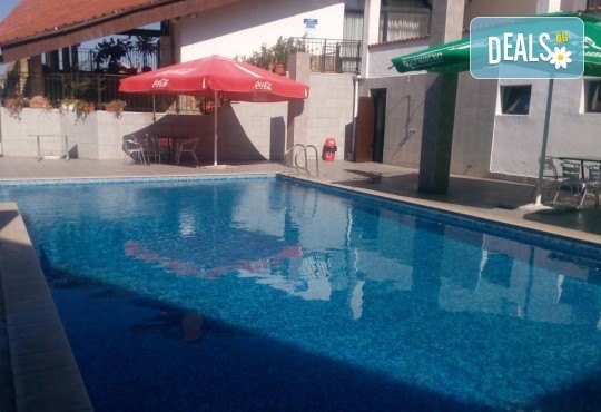 Релакс в СПА хотел Виктория, Брацигово! 1 нощувка със закуска, обяд и вечеря и ползване на басейн, безплатно за дете до 5.99 години - Снимка 24