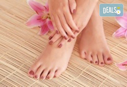 Маникюр и педикюр с гел лак CND или Bluesky и 2 декорации в Салон за красота Bellisima - Снимка 1