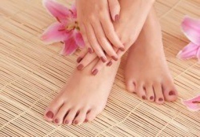 Маникюр и педикюр с гел лак CND или Bluesky и 2 декорации в Салон за красота Bellisima