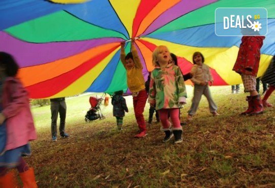 Да танцуваме на воля! Състезателни спортно-музикални игри за деца и дискотека (за възраст от 4 г. до 12 г.), до 10 деца в група в Детски център ДЕТЕгледане - Снимка 10
