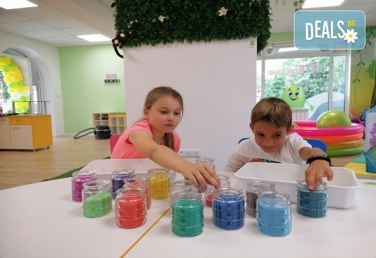 Да танцуваме на воля! Състезателни спортно-музикални игри за деца и дискотека (за възраст от 4 г. до 12 г.), до 10 деца в група в Детски център ДЕТЕгледане - Снимка 6