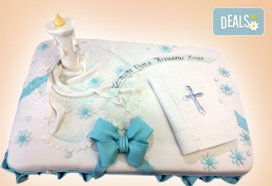 За кръщене! Красива тортa за Кръщенe с надпис Честито свето кръщене, кръстче, Библия и свещ от Сладкарница Джорджо Джани - Снимка 14