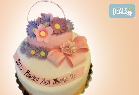 За кумовете! Празнична торта Честито кумство с пъстри цветя, дизайн сърце, романтични рози, влюбени гълъби или др. от Сладкарница Джорджо Джани - Снимка 17