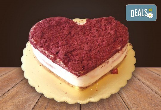 Торта Червено кадифе с млечен крем, 8 парчета от Сладкарница Джорджо Джани - Снимка 1