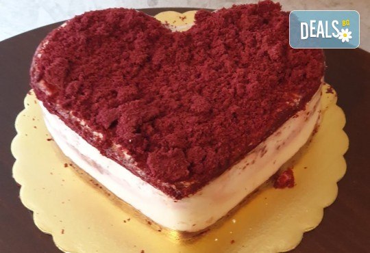 Торта Червено кадифе с млечен крем, 8 парчета от Сладкарница Джорджо Джани - Снимка 2