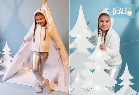Запечатайте празничните мигове със семейството си! Професионална Коледна фотосесия в студио с 4 декора и 100 обработени кадъра от Chapkanov photography - Снимка 10