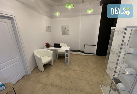 Луксозна Anti age грижа за лице! Безиглена мезотерапия с хиалурон и пептиди, RF лифтинг, маска с хайвер и масаж с лифтинг ефект в Cооl Skin Beauty Studio - Снимка 4