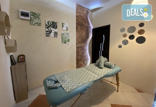 Загряващ масаж на цяло тяло с масло от канела или черен пипер в масажно студио Спавел - Снимка 6