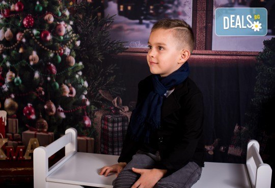 За цялото семейство! 30 или 40 минутна Коледна фотосесия плюс обработване на снимките от Pandzherov Photography - Снимка 10