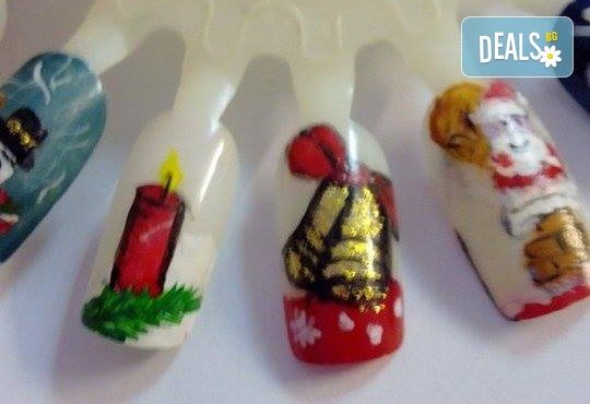 Маникюр за Коледа и за Нова година с гел лак BlueSky, 2 тематични декорации (рисунки), вграждане на камъчета и смесване на цветове от Салон Мечта - Снимка 10