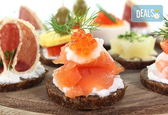 Вземете микс Специален повод със 170 солени и сладки хапки от H&D catering - Снимка 2