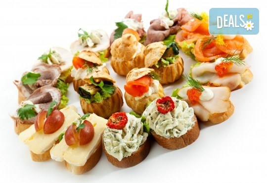 Вземете микс Специален повод със 170 солени и сладки хапки от H&D catering - Снимка 1