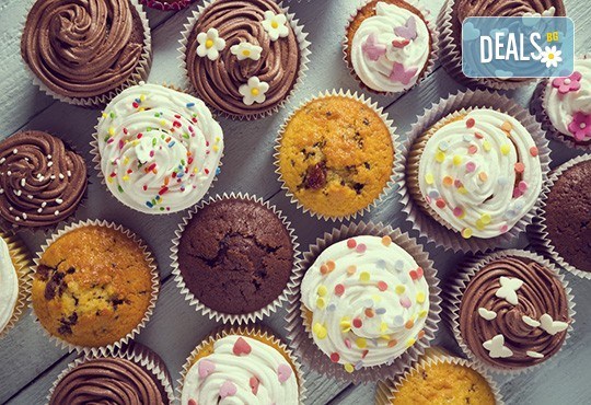 Празнично мъфин изкушение! 24 броя мини мъфини в плато от H&D catering - Снимка 1