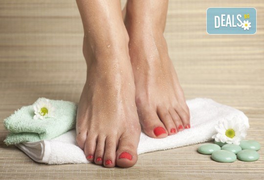Медицински педикюр и консултация със специалист в Салон за красота Bellisima - Снимка 1