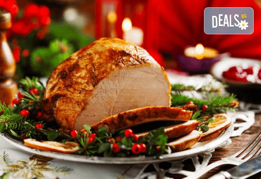 Модерно празнично меню за Коледа и Нова година! Слайсове печен свински врат, пърленки, тарталети, тарама хайвер и коктейлни хапки от Кулинарна работилница Деличи - Снимка 1