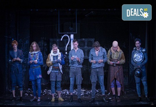 Трагедия дел арте по Уилям Шекспир! Гледайте Шекспирин по време на пандемия в Малък градски театър Зад канала на 08-ми декември (сряда) - Снимка 13