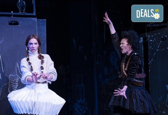 Трагедия дел арте по Уилям Шекспир! Гледайте Шекспирин по време на пандемия в Малък градски театър Зад канала на 08-ми декември (сряда) - Снимка 10