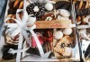 Коледни изкушения в кутия! Комбиниран сет от 600 гр. сладки за Коледа в красива празнична опаковка от MAGNIFIQUE - thumb 1