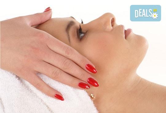 Коледен СПА пакет с масаж по избор и комплимент чаша вино в масажно студио Спавел - Снимка 5