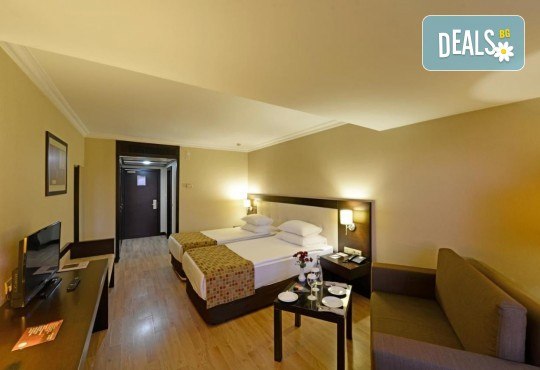 Незабравимо посрещане на Нова година 2022 в хотел Eresin Topkapi Hotel 5*, Истанбул с АБВ Травелс! 3 нощувки със закуски, транспорт, екскурзовод и шопинг в Одрин - Снимка 5