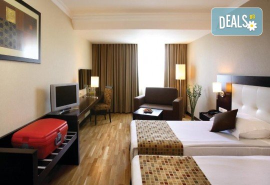 Незабравимо посрещане на Нова година 2022 в хотел Eresin Topkapi Hotel 5*, Истанбул с АБВ Травелс! 3 нощувки със закуски, транспорт, екскурзовод и шопинг в Одрин - Снимка 6