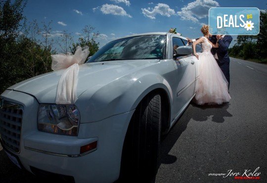 Лукс и класа! 10-часов наем на 10-местна лимузина Крайслер за Вашата сватба, специален ден или фотосесия от San Diego Limousines - Снимка 2