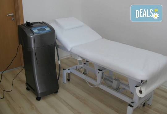 IPL фотоепилация на зона по избор за жени в салон Орхидея в центъра - Снимка 3