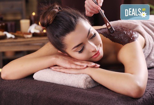 Лукс и романтика! СПА терапия Шампанско и ягоди или Шоколад, релаксиращ кралски масаж, нежен пилинг с натурален ексфолиант в Wellness Center Ganesha - Снимка 1