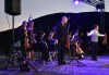 Веско Пантелеев-Ешкенази и Плевенската филхармония ще представят забележителните музикални цикли „Четирите годишни времена” от Антонио Вивалди и „Четирите годишни времена” от Астор Пиацола на 16-ти април (събота) в Зала 1 на НДК - thumb 4
