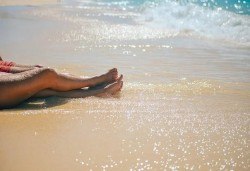 Екскурзия за 1 ден до тюркоазенят плаж Ammolofi Beach, Неа Перамос, известен с естествените пясъчни дюни, кристално чиста вода, награден със син флаг, от Рикотур - Снимка